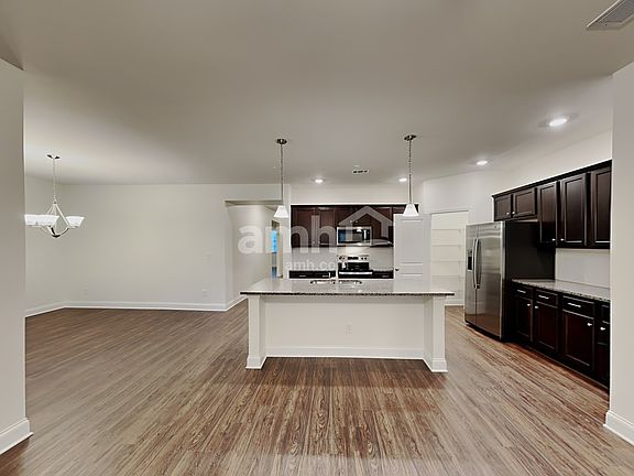 5th image of 7058 Creeksong Dr