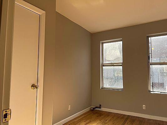5th image of 318 E 106th St APT 12