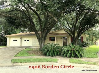 2906 Borden Cir, El Campo, TX 77437