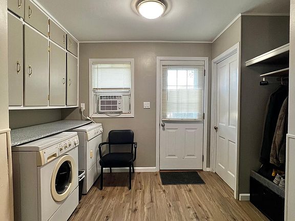 4th image of 15 Stockholm Ave