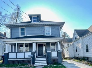 903 S Lee St, Bloomington, IL