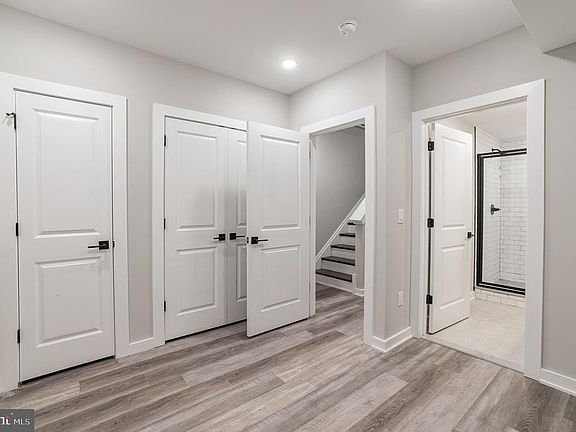 5th image of 2410 Clifford St #2