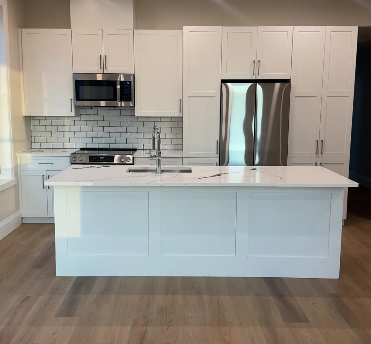 3 bed, 1100 sqft, $3,900 — Photo 1
