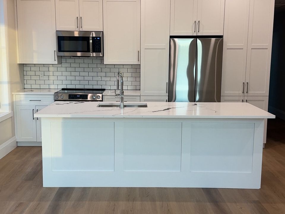1st image of 665 Columbia Rd #3