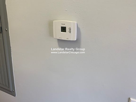 3rd image of 7445 N Greenview Ave #311