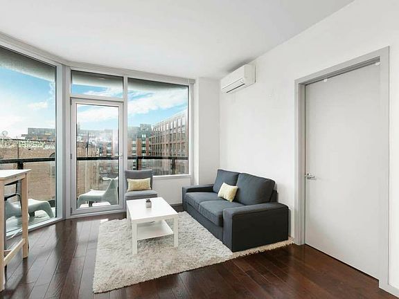 2nd image of 40 N 4th St Penthouse 18