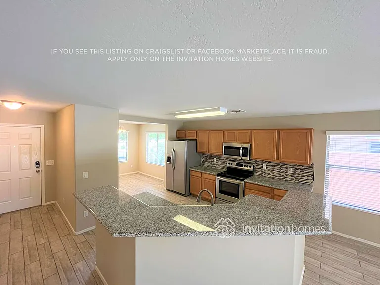 11310 N 161st Dr — Photo 2