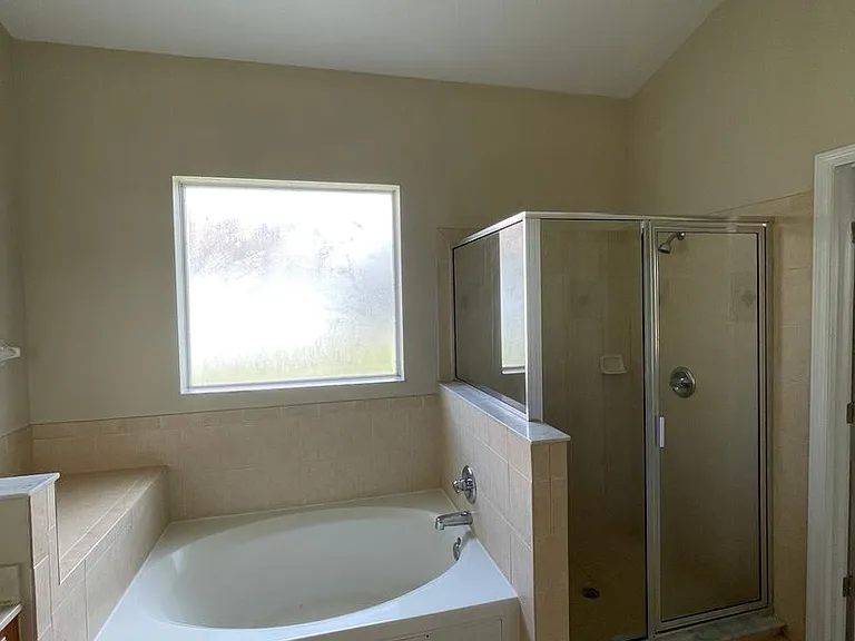 213 Towerview Dr E — Photo 11