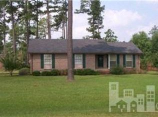 126 W Pine St, Burgaw, NC 28425