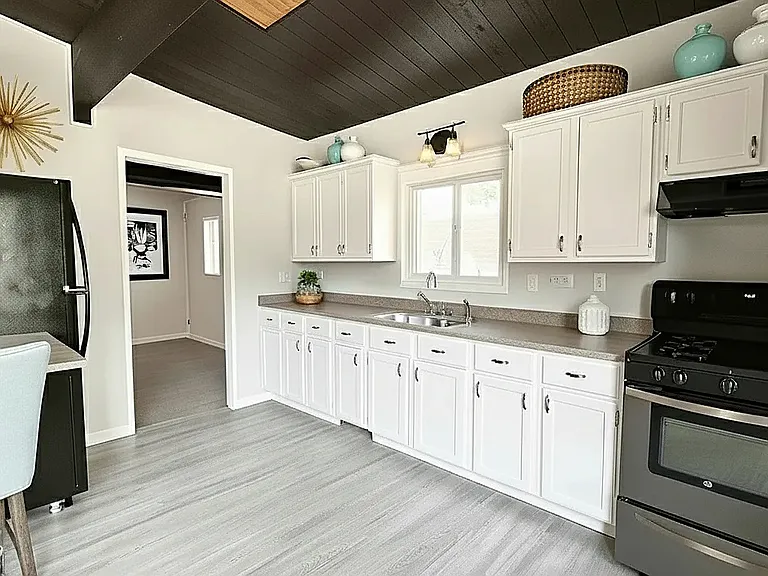 15043 Meadow Ln — Photo 4