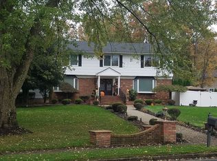 3 Kelton Pl, Manalapan, NJ 07726