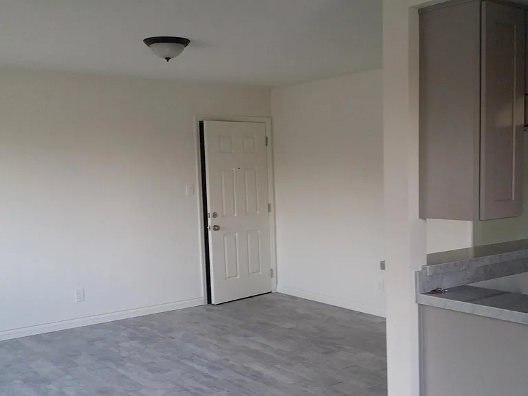204 N Olive Ave #D — Photo 2