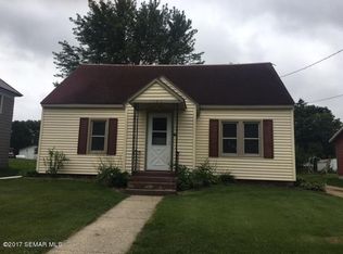 1004 E Grove St, Caledonia, MN 55921