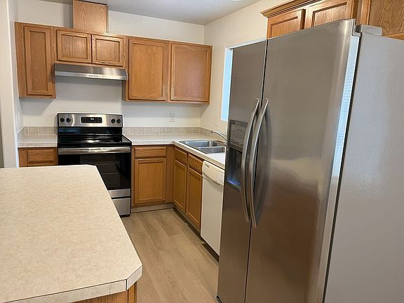 5th image of 8019-8025 SE Center St #8019