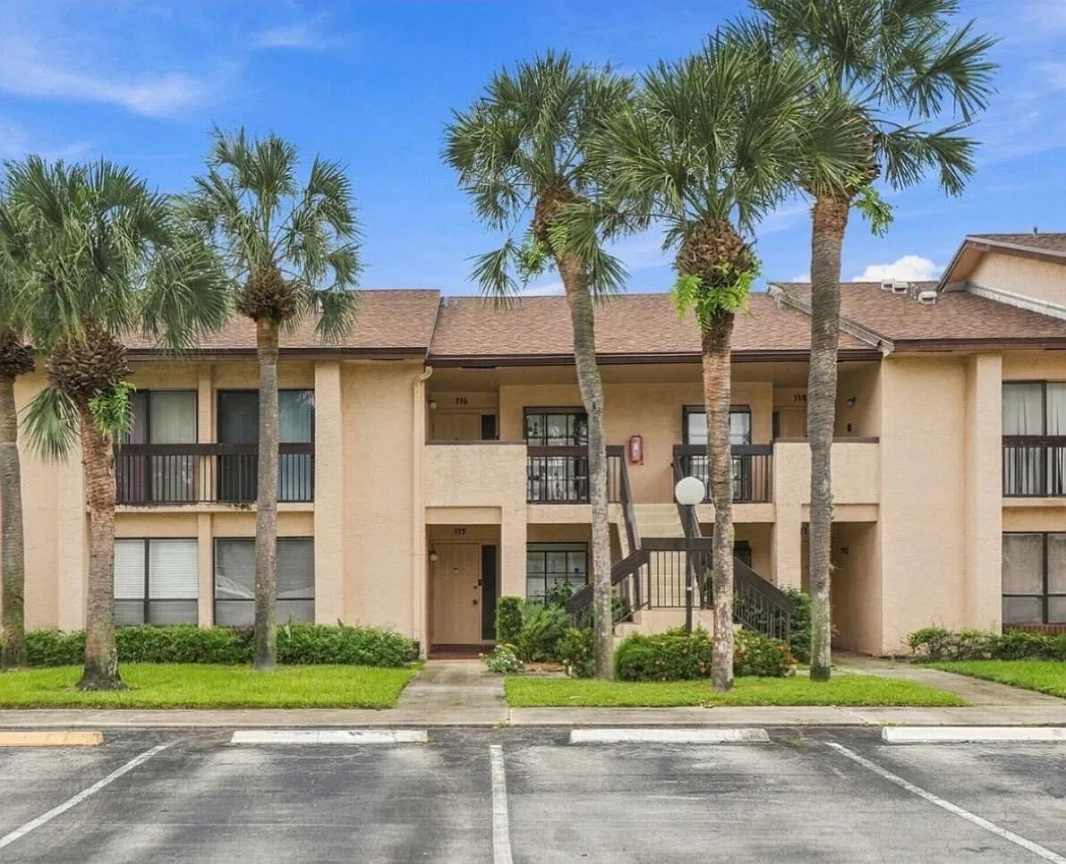 2 bed, 2.0 bath, 1100 sqft, $2,200 — Photo 1