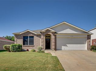 6738 Ambercrest Dr, Arlington, TX 76002