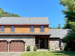 122 Southbury Rd, Clifton Park, NY 12065
