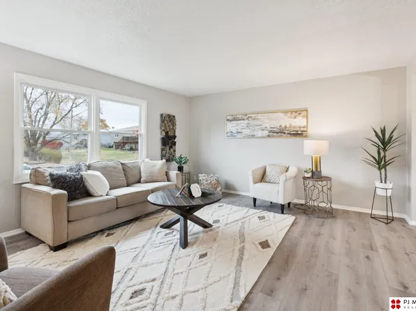 455 Hilltop Ave, Springfield, NE 68059