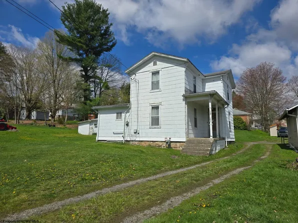 102 Beverly St, Kingwood, WV 26537