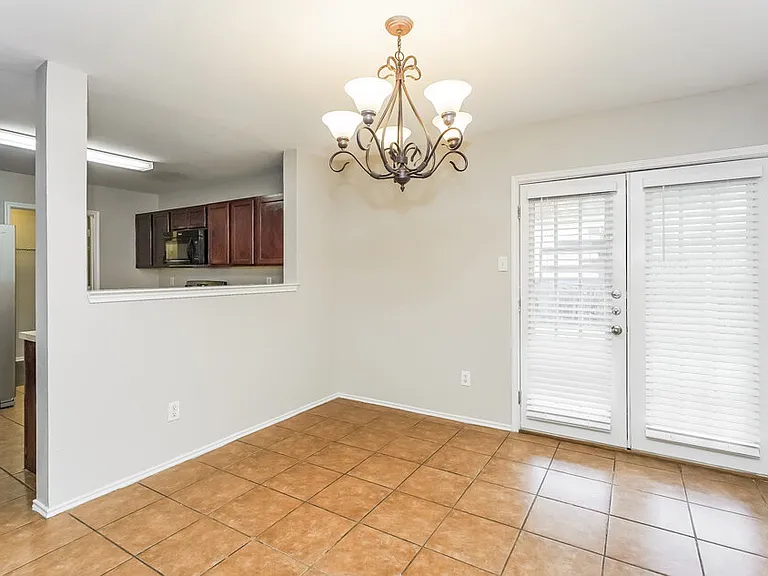205 Crescent Ridge Dr — Photo 7