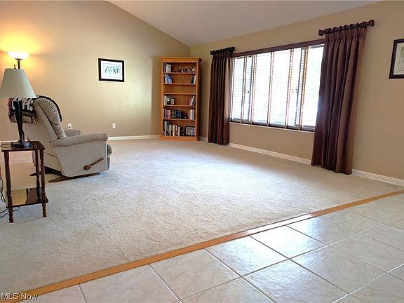 4th image of 26563 Sudbury Dr