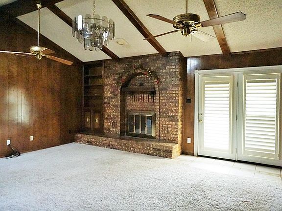 4th image of 1109 Shady Oaks Ln