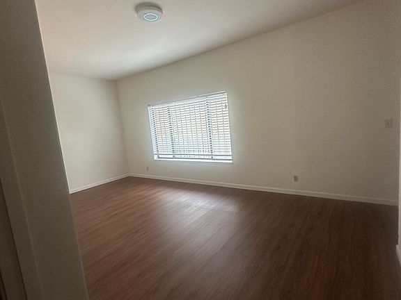bottom bedroom / second living room /play room