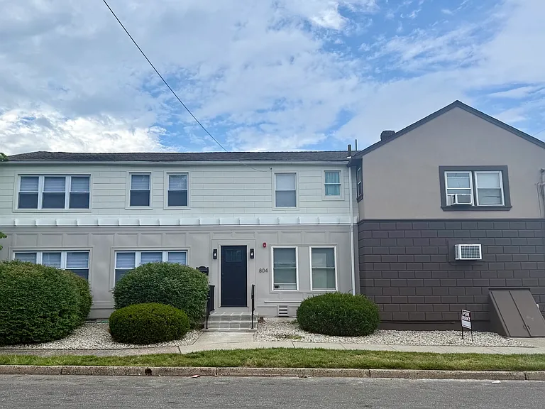 8-04D Saddle River Rd — Photo 1