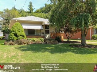 3909 Circlewood Dr, Fairview Park, OH 44126
