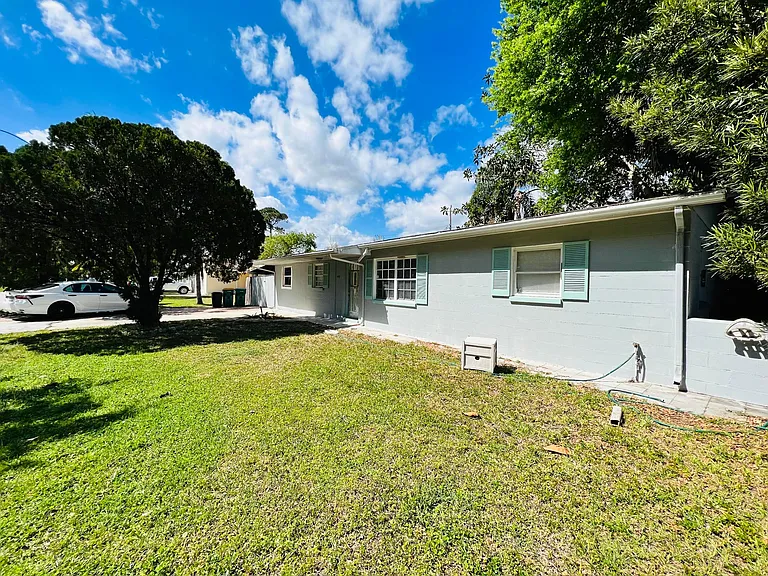 440 Nora Ave — Photo 4
