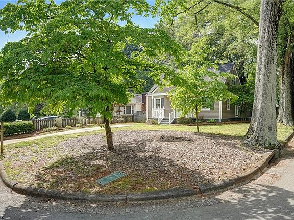 3rd image of 2021 Bluemont Dr
