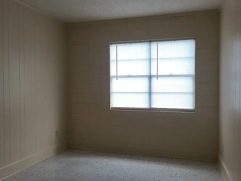 3008 S Holly St — Photo 5