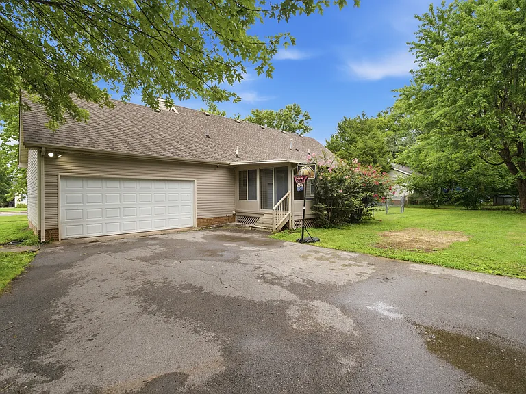 1343 Cason Trl — Photo 27