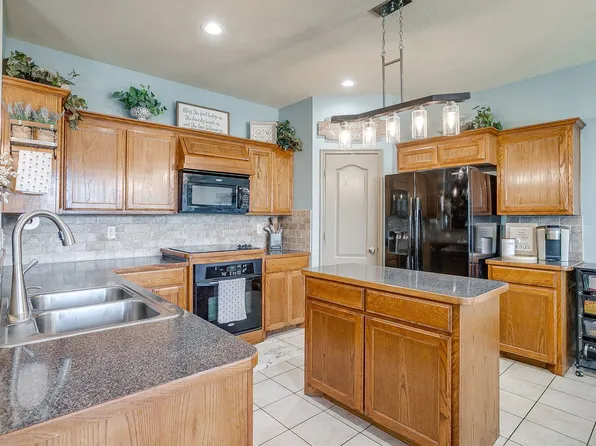 1733 Colorado Dr, Burleson, TX 76028