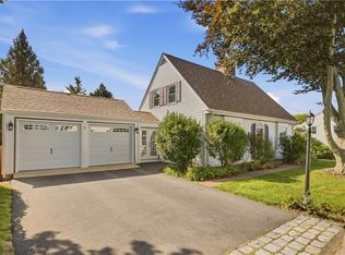 8 Fort Hill Rd, Bristol, RI 02809