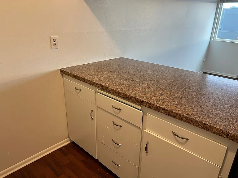 Fairview Apartments — Photo 25