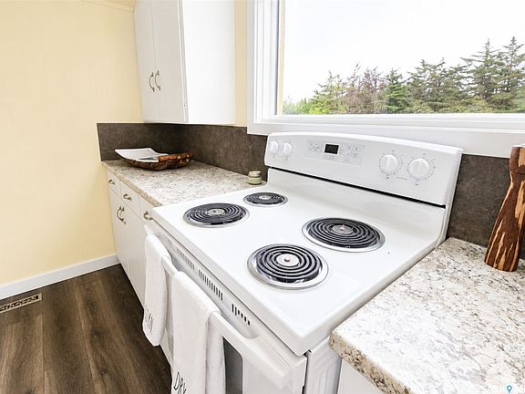 5th image of 108 Third Avenue S