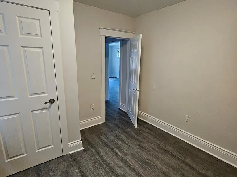 983 Main St E #1 — Photo 11