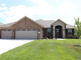 3644 W Overland St, Springfield, MO 65807