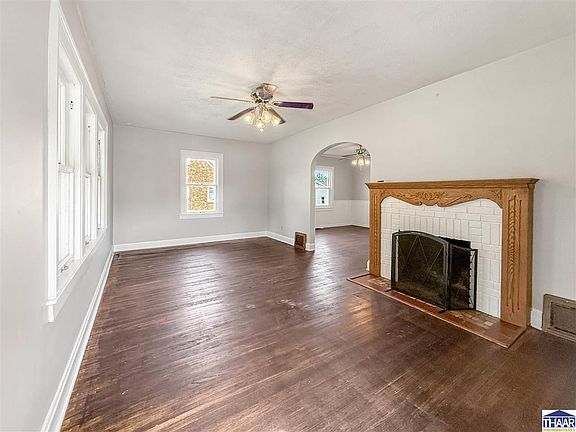 3rd image of 2908 College Ave