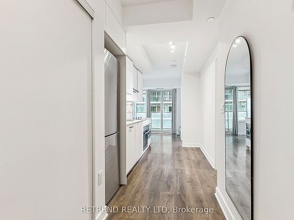 4th image of 195 Redpath Ave #1402