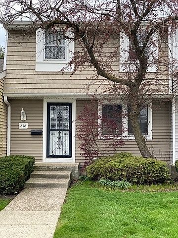 1st image of 818 Carnaby Ct