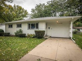 1128 N Elmwood Ave, Davenport, IA 52804