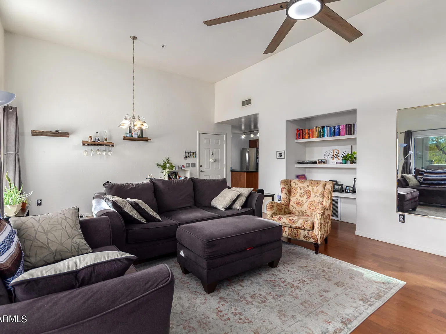 2 bed, 2.0 bath, 1301 sqft, $2,000 — Photo 4