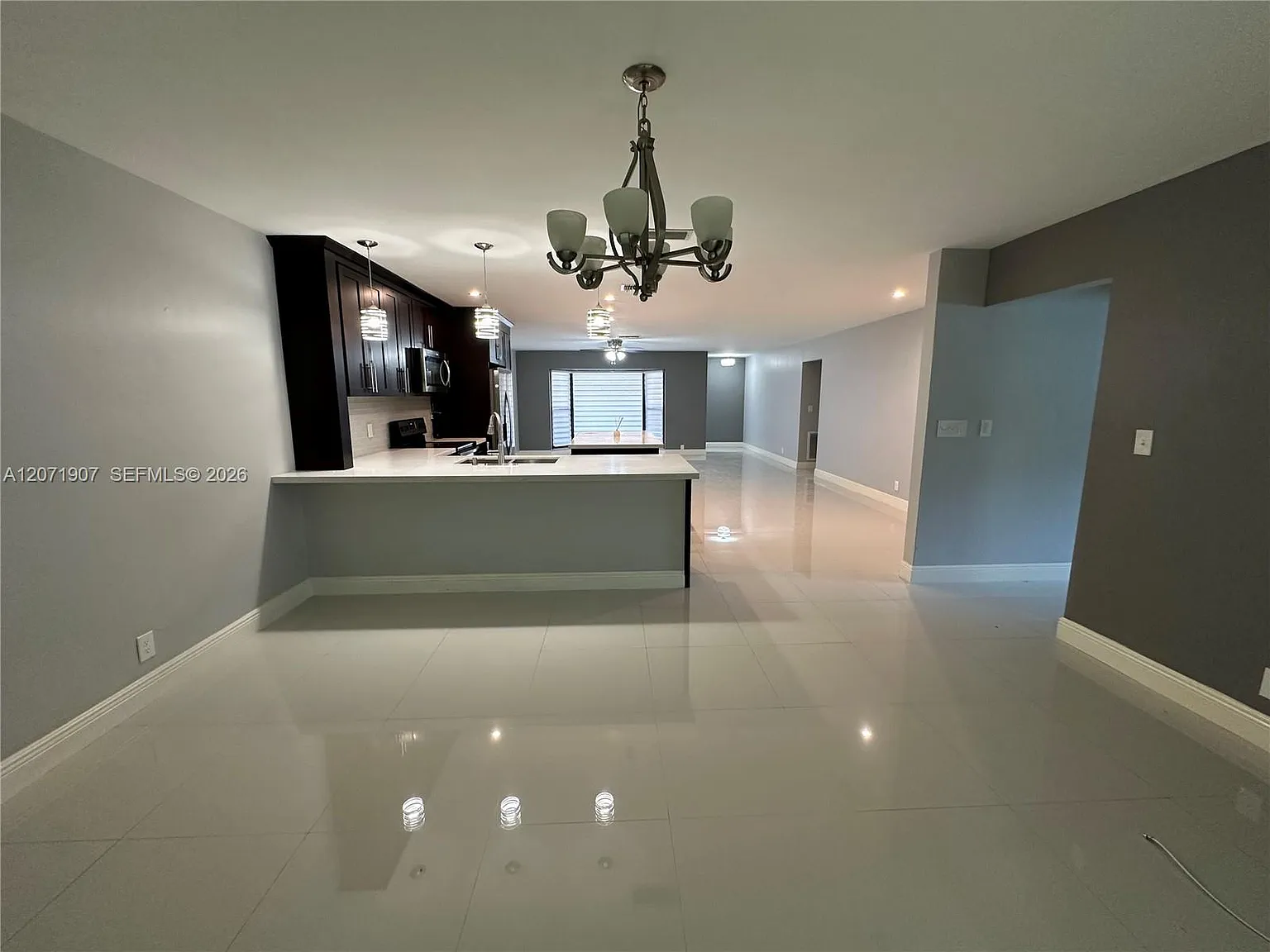 Plantation Court — Photo 3