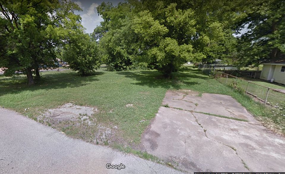 1st image of 204 S 11th St