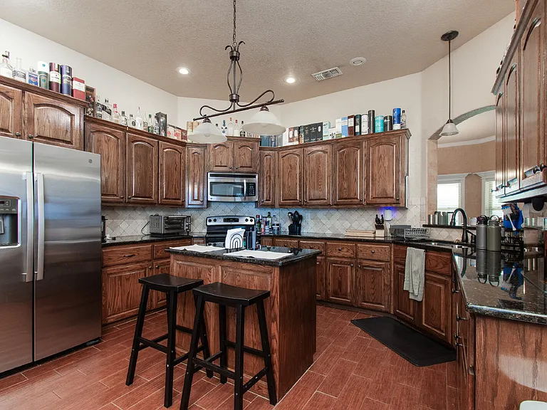2513 Jackson Dr — Photo 7