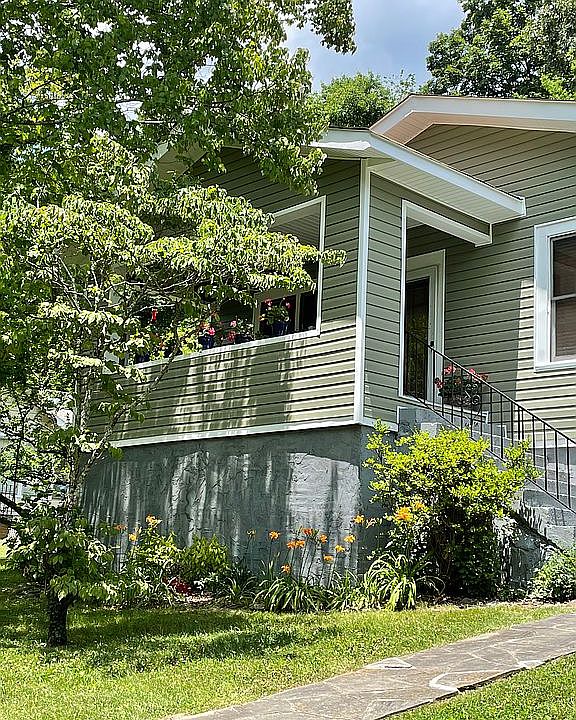 2nd image of 717 Kentucky Ave