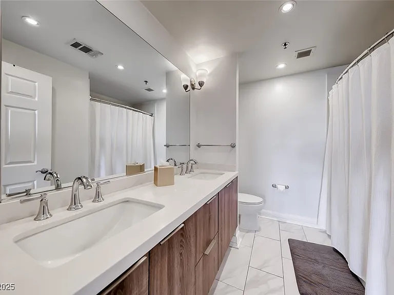 150 Las Vegas Blvd #1803 — Photo 31
