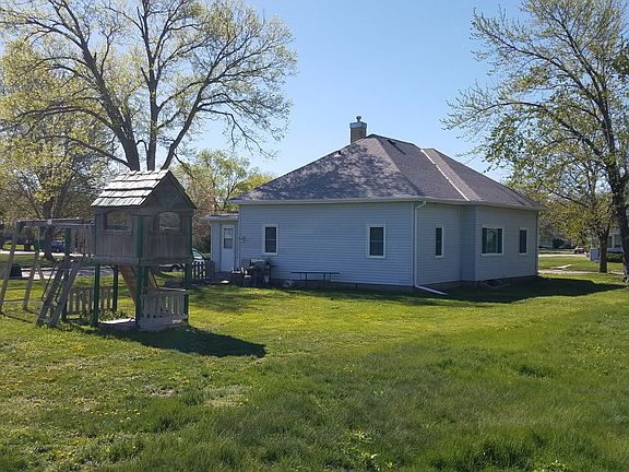 3rd image of 120 E 29th St